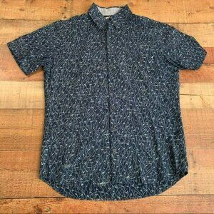 The neighborhood thieves men’s short sleeve full button down with blue leafs - L